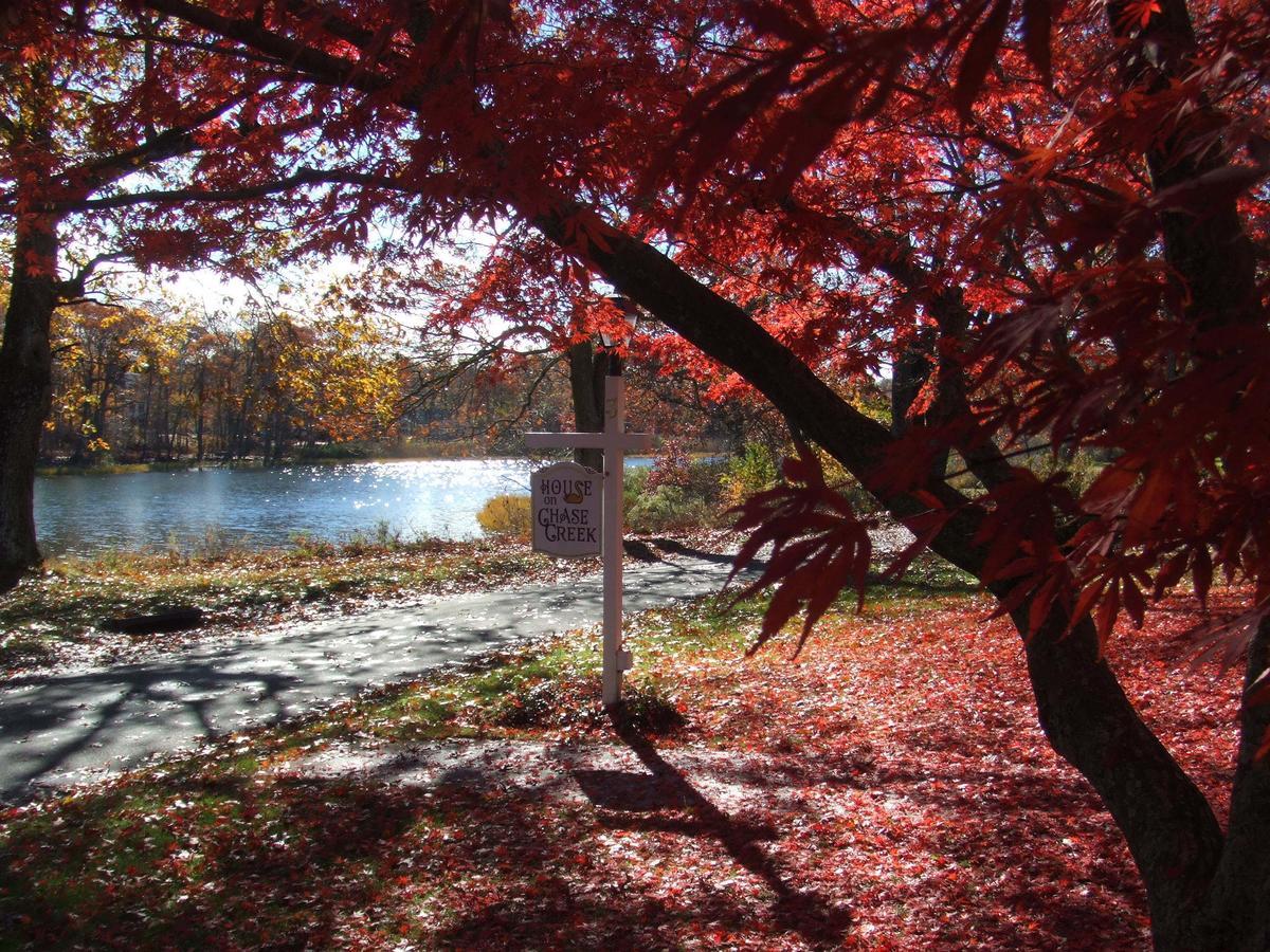 House On Chase Creek Bed and Breakfast Shelter Island Heights Eksteriør billede
