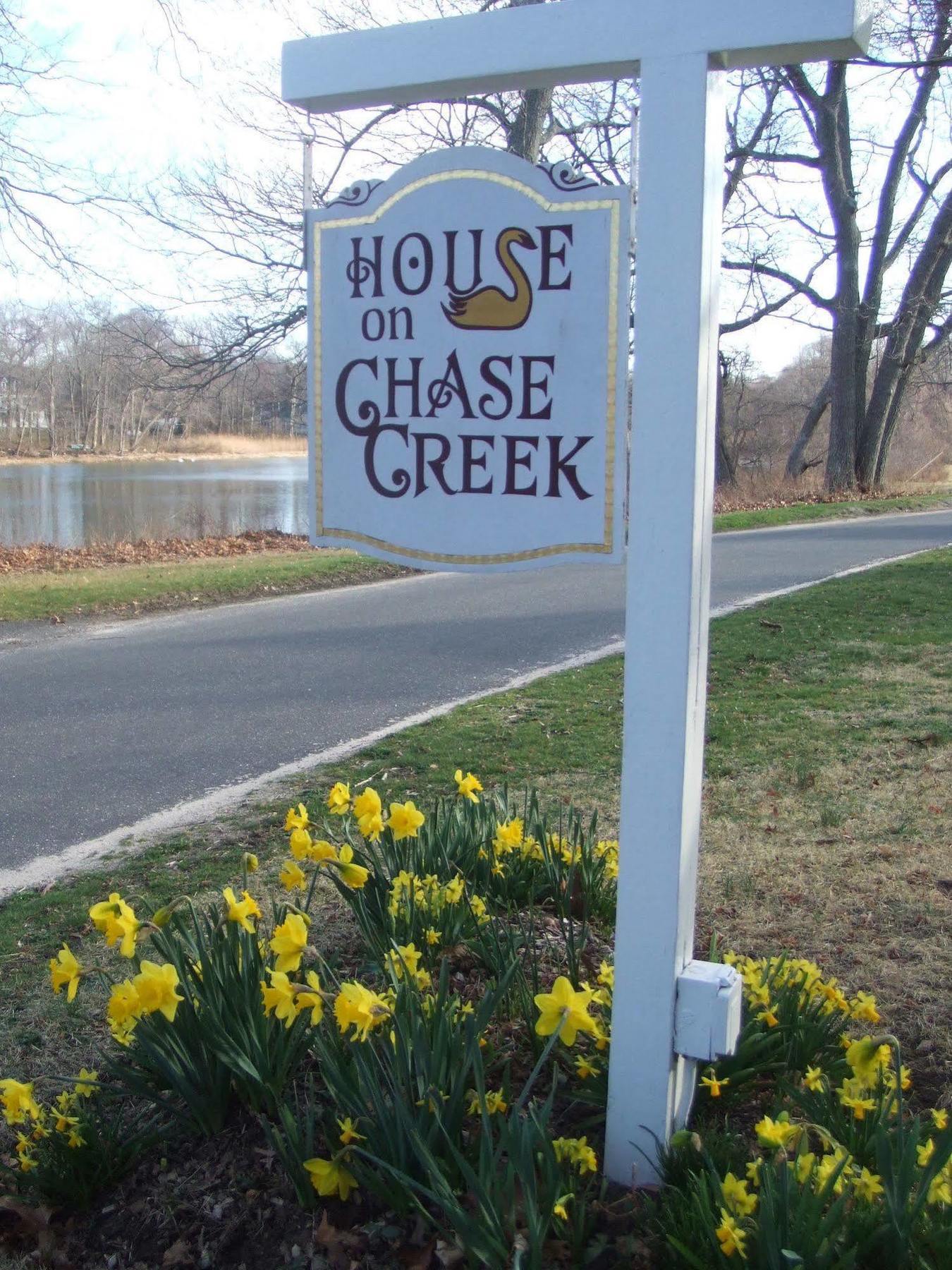 House On Chase Creek Bed and Breakfast Shelter Island Heights Eksteriør billede