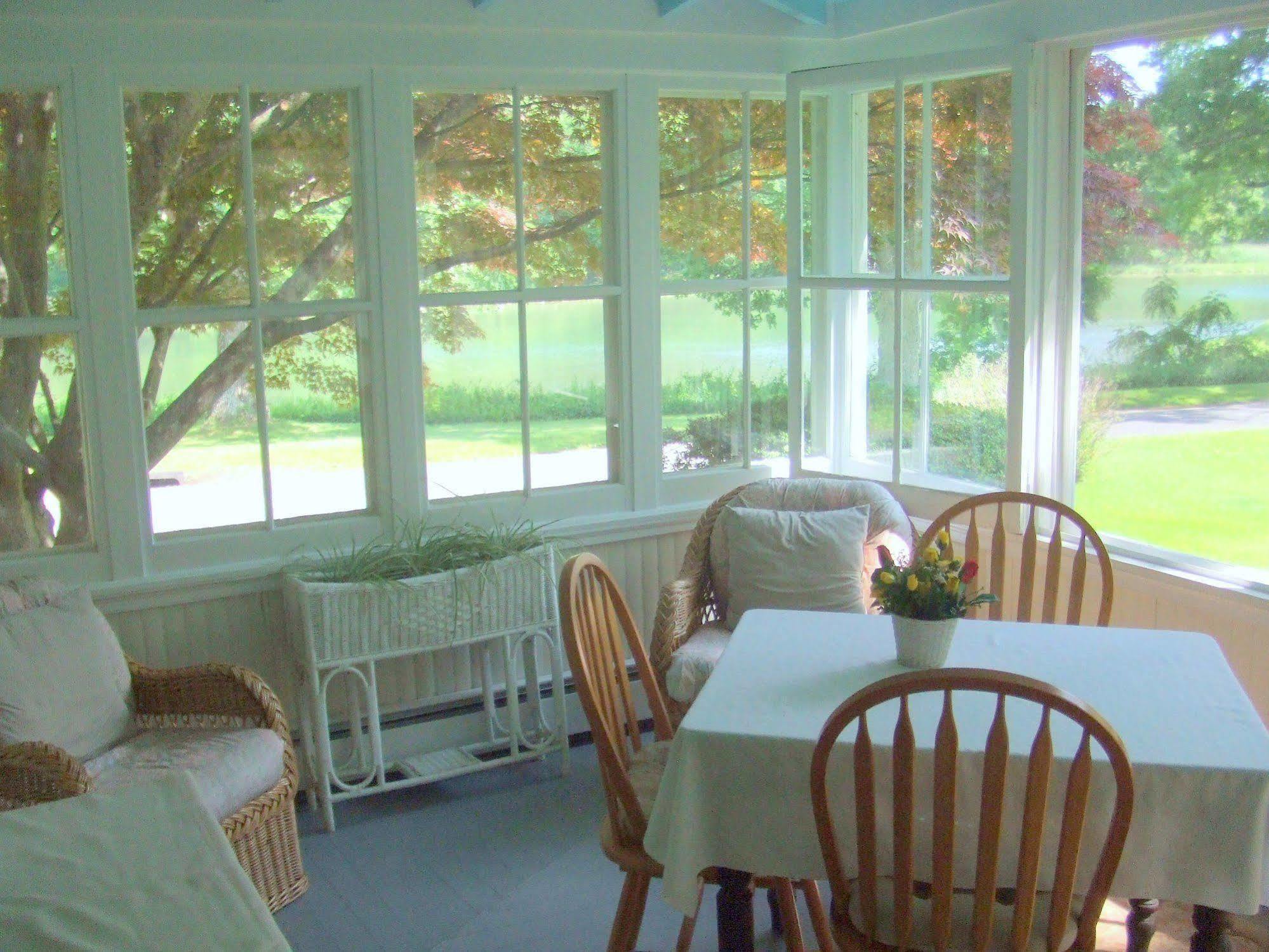 House On Chase Creek Bed and Breakfast Shelter Island Heights Eksteriør billede