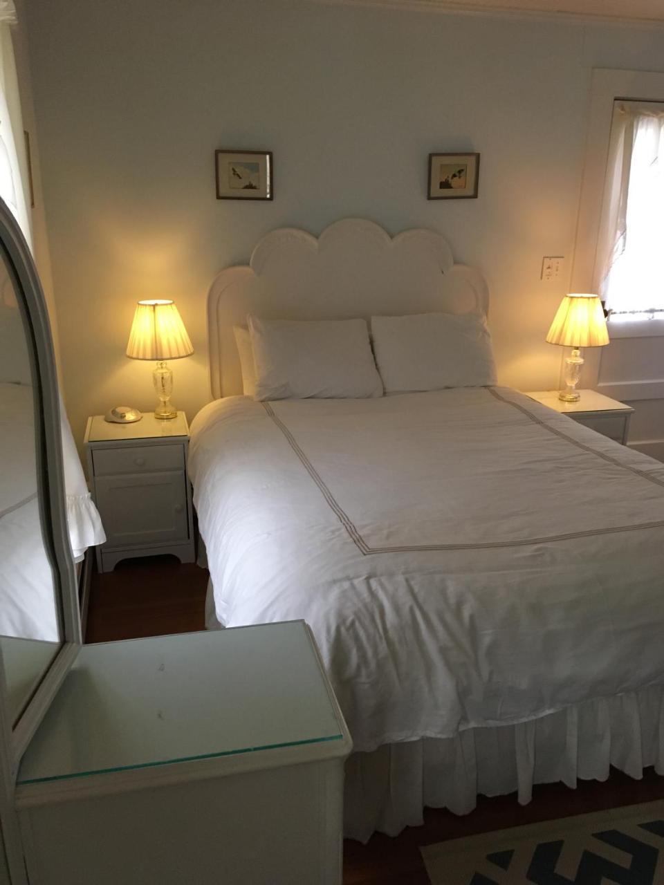 House On Chase Creek Bed and Breakfast Shelter Island Heights Eksteriør billede